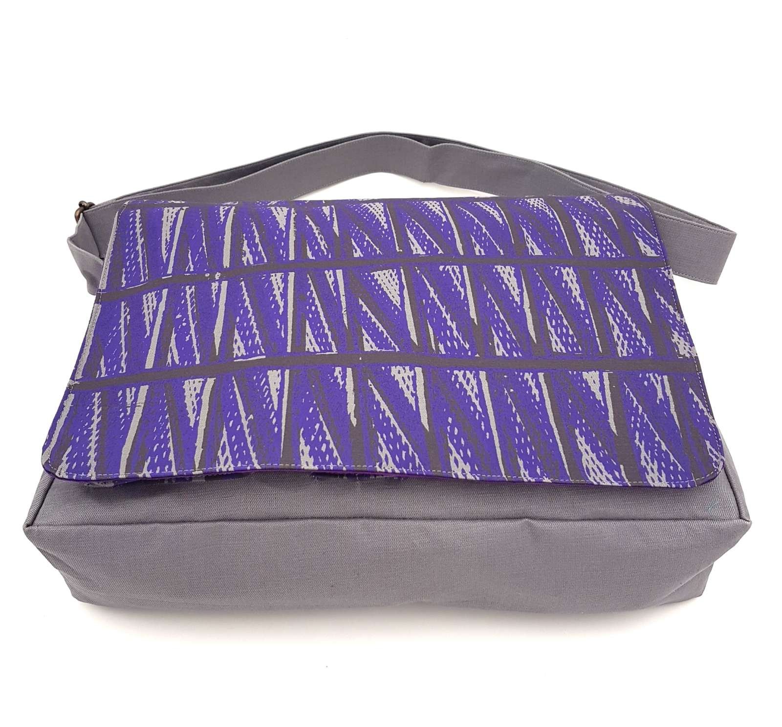 Frankie Bag - Marrirrmira Story – Philip Gudthaykudthay (purple) - Image 12